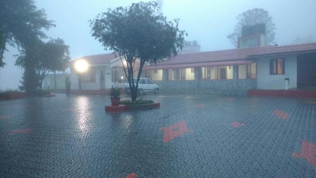 Magic Mist Resort 乌提 外观 照片