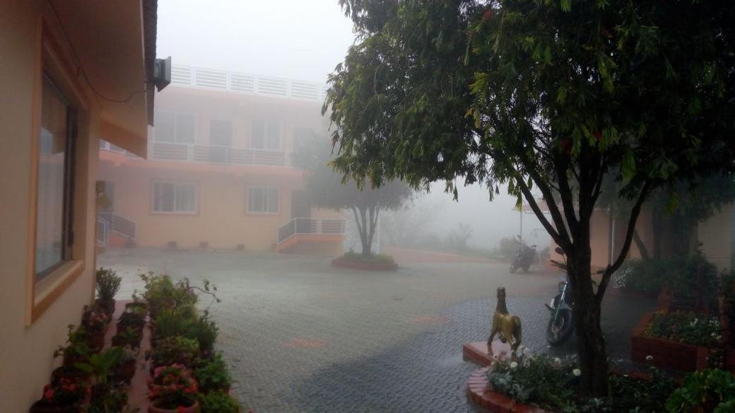 Magic Mist Resort 乌提 外观 照片